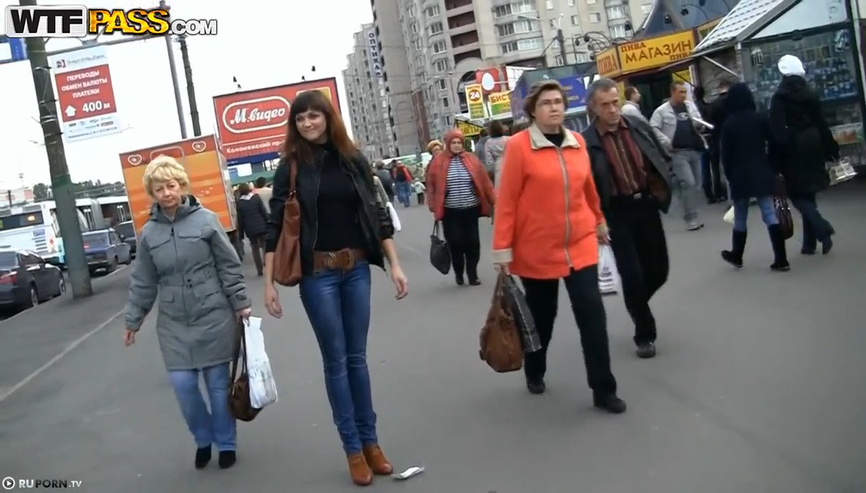 Трахнули в подъезде на черной лестнице порно видео